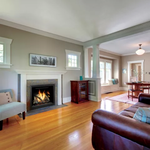 ProBuilder 36 Clean Face Deluxe Fireplace with High Gloss Black Glass fireback, and Classic Oak log set.